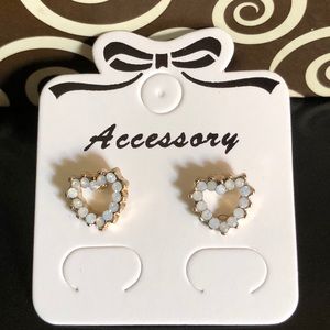 💥4 for $10💥 Elegant Heart Earrings